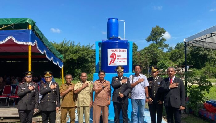 Polres Sambas Gelar Syukuran, Resmikan Sumur Bor dan Serahkan Bedah Rumah Bagi Warga 
