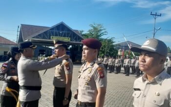 Upacara Kenaikan Pangkat 55 Personel Polres Sambas, Kapolres: Semoga Jadi Motivasi