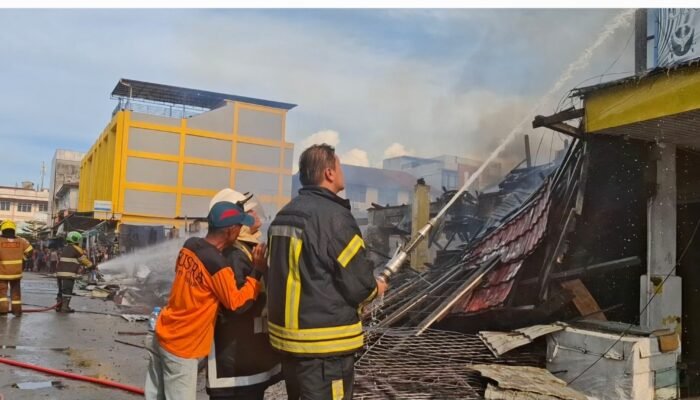 Kebakaran di Sintang Hanguskan 10 Ruko, Api Belum Diketahui Sumbernya