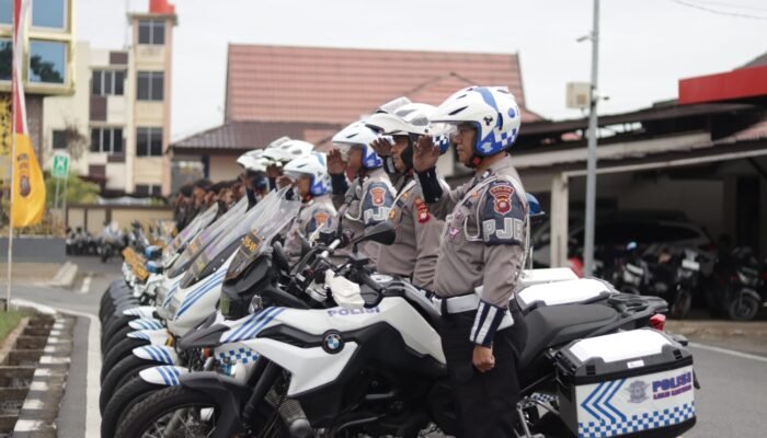 Kepung Pelanggar Lalu Lintas di Kalbar, Kapolda Kalbar Gelar Operasi Patuh Kapuas 2025
