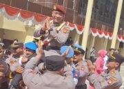 Suasana Haru Warnai Pelepasan Kombes Pol Adhe Hariadi dari Jabatan Kapolresta Pontianak