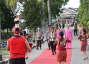 Penuh Nuansa Adat, Penyambutan Kapolres Wanita Pertama di Landak AKBP Devi Ariantari Disambut Meriah