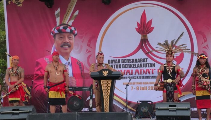 Wagub Kalbar Krisantus Buka Gawai Dayak Nosu Minu Podi XXI di Sanggau