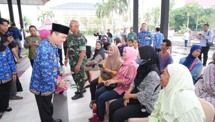 Ria Norsan Salurkan Bantuan Pangan untuk 2,9 Juta Warga Kalbar