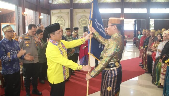 Hadiri Pelantikan PKSB Kalbar, Ria Norsan Ajak Masyarakat Bugis Berkontribusi Majukan Daerah