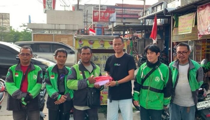 Gojek Kalbar Kibarkan Bendera di Jalanan Pontianak