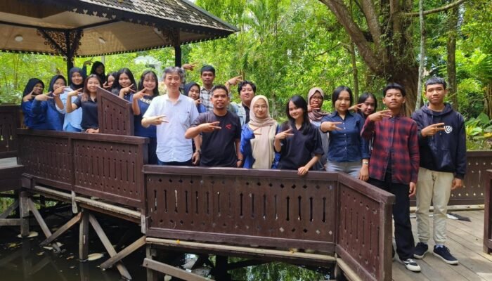 Pemilik Aming Coffee Bagikan Resep Sukses ke Peserta Pelatihan Jurnalistik