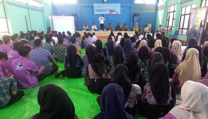 Desa Merpati Inisiasi Pemuda Taat Berlalu Lintas
