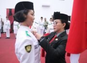 Bupati Karolin Kukuhkan Paskibraka Landak