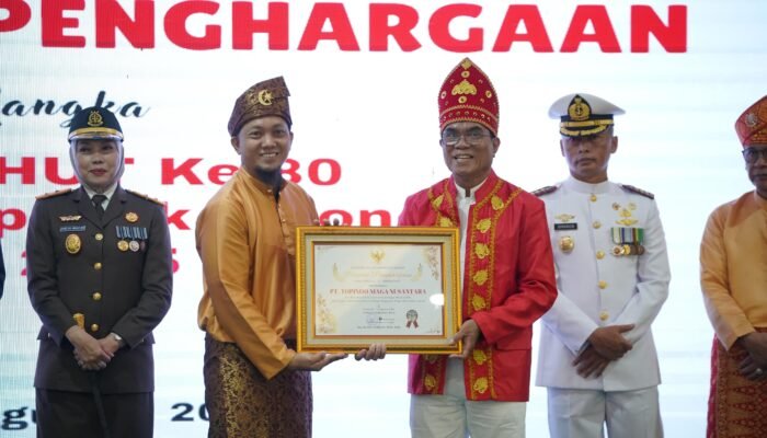 Pemprov Kalbar Beri Penghargaan ke Topindo Niaga Nusantara