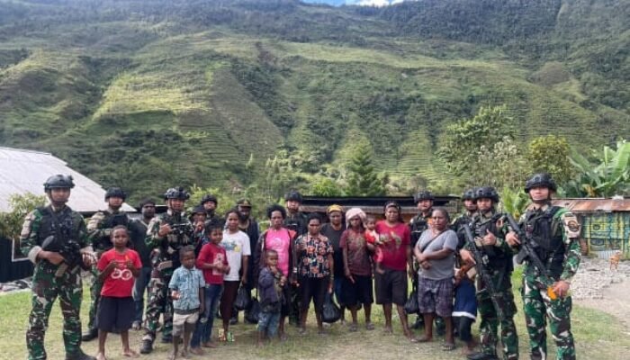 Satgas Korpasgat Pos Mulia Hadirkan Senyum Warga Papua di HUT ke-80 RI