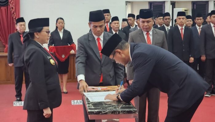 Bupati Landak Lantik 4 Kepala OPD, Termasuk Pejabat Administrator dan Pejabat Pengawas