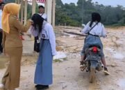 Kadisdikbud Kalbar Kunjungi Siswa Pedalaman Kabupaten Sintang di Hari Pertama Masuk Sekolah