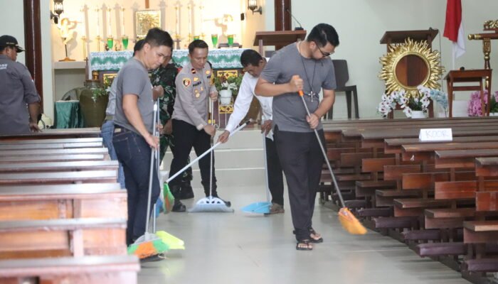 IWO Landak Bersama Koramil dan Polsek Mempawah Hulu Bakti Sosial di Masjid dan Gereja