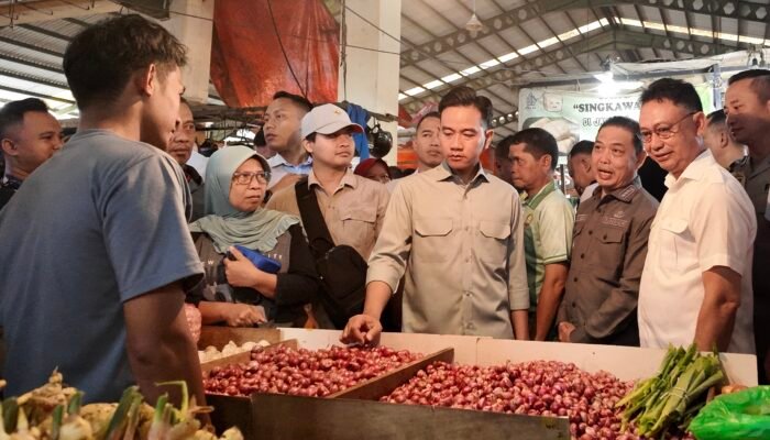 Perkuat Ekonomi Rakyat, Wapres Gibran dan Gubernur Ria Norsan Kunjungi Pasar Flamboyan Pontianak
