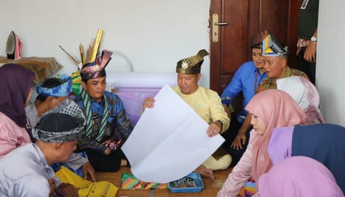 Kampung Tanjak Gelar Pelatihan Seni Melipat Tanjak, Dorong UMKM Kreatif di Pontianak