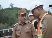 Ria Norsan Tinjau Pembangunan Jalan di Sintang dan Melawi, Pastikan Pembangunan Merata
