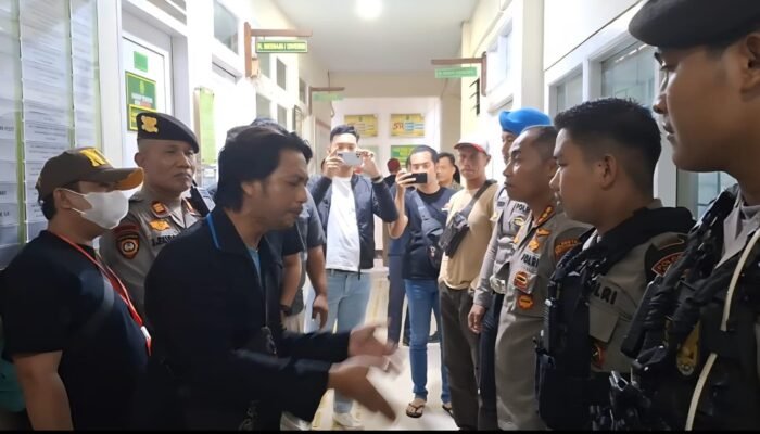 Sidang Praperadilan Kasus Pencabulan Balita di PN Pontianak Ricuh, Keluarga Korban dan Pelaku Protes