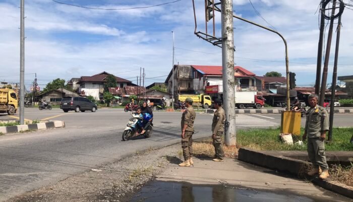 Satpol PP Pontianak Gencar Tertibkan Pengemis di Simpang Lampu Merah