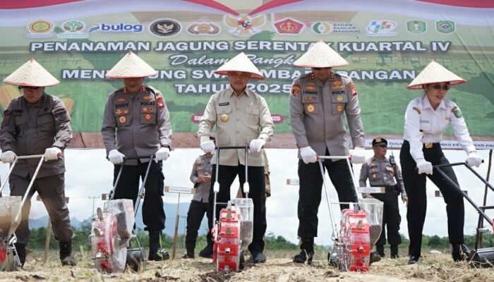 Pemprov dan Polda Kalbar Kolaborasi Tanam Jagung Serentak di Singkawang