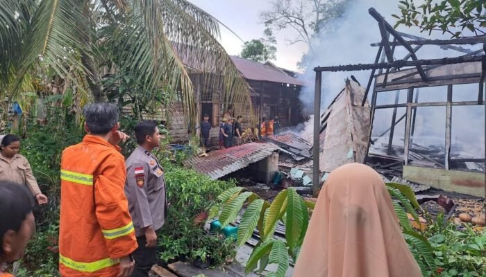 Kebakaran Rumah Warga di Desa Sekura, Kerugian Capai Ratusan Juta