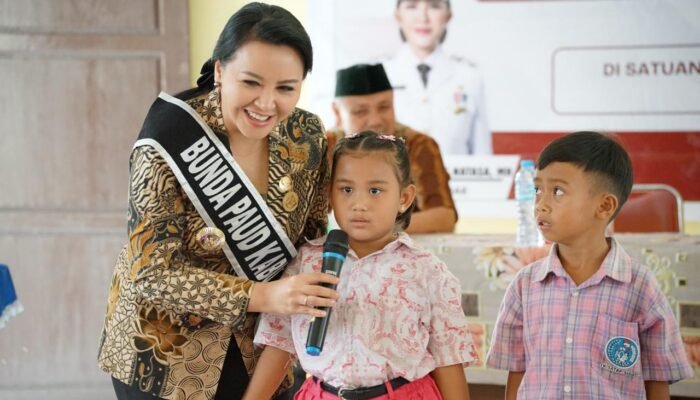 Sebagai Bunda PAUD Landak, Bupati Karolin Sosialisasi Kesehatan Gigi dan Mulut