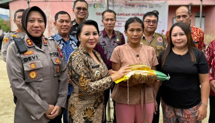 Pemkab Landak Gelar GPM di Pasar Senakin, Pastikan Stabilitas Harga dan Ketersedian Bapok Stabil