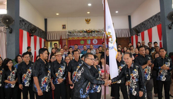 Bupati Lepas Kontingen Pesparani Kabupaten Sintang Ikuti Ajang Tingkat Provinsi
