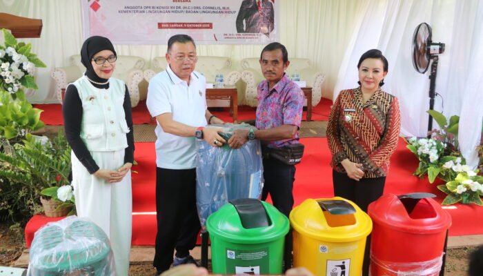 Bimtek Pengelolaan Sampah, Bupati Karolin Dorong Pengelolaan Sampah di Desa
