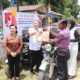 Cornelis Serahkan Bantuan Peralatan Pengelolaan Sampah dari Kementerian LH di Desa Sidas