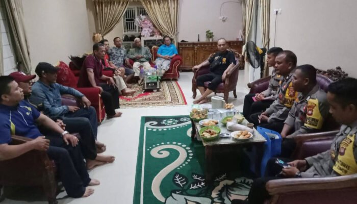 Sambangi Poskamling di Perumnas IV, Kapolsek Sungai Ambawang Ajak Perkuat Keamanan Lingkungan