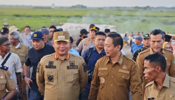 Bupati Ketapang Tinjau Rencana Pembangunan Jalan Penghubung ke Sukamara