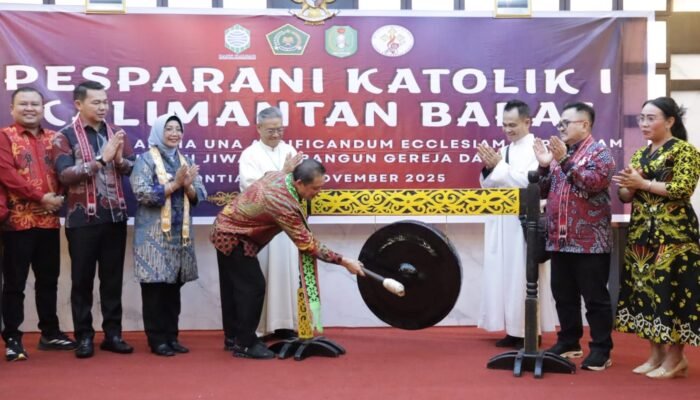 Pesparani Katolik I Kalbar Resmi Dibuka, Ria Norsan: Momentum Menumbuhkan Kebersamaan dan Cinta Kasih