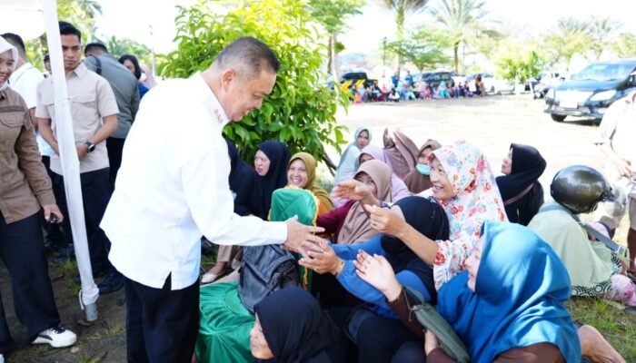 Gubernur Ria Norsan Buka Gelar Pangan Murah untuk Warga Kayong Utara