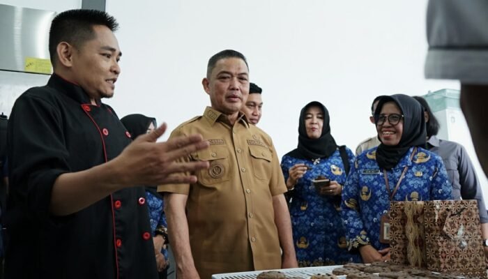 Tinjau SMKN 1 Ketapang, Gubernur Ria Norsan Dorong Penguatan Sekolah Vokasi agar Lulusan Siap Kerja