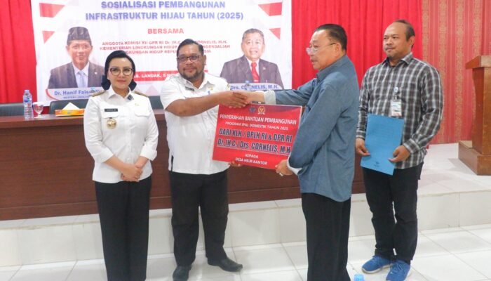 Beri Sosialisasi Infrastruktur Hijau Anggota DPR RI Cornelis Serahkan Bantuan IPAL ke Desa Hilir Kantor