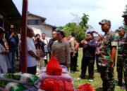 Bupati Landak Serahkan Bantuan pada Korban Kebakaran Rumah di Desa Garu Mempawah Hulu