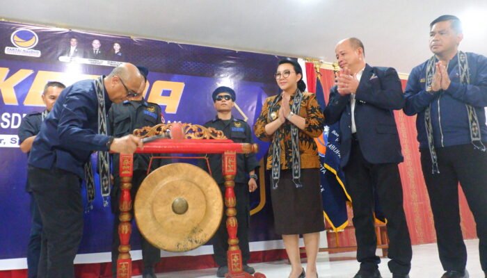 Hadiri Rakerda DPD Nasdem Landak, Bupati Karolin Harapkan Sinergi Program dengan Pemda