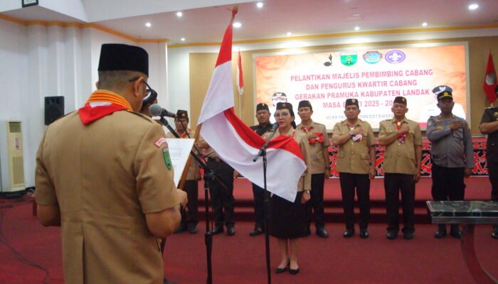 Karolin Dilantik Sebagai Ketua Mabicab Gerakan Pramuka Kabupaten Landak Periode 2025-2030