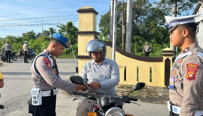 Satlantas Polres Sambas Periksa Kesiapan Anggota Jelang Operasi Zebra 2025