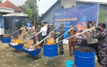 Penindakan Bea Cukai: Barang Ilegal Dimusnahkan, Masyarakat Dindungi