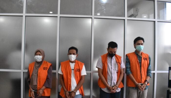 Kejari Pontianak Tahan Empat Tersangka Korupsi Skandal Kredit Mikro Rp 2,39 Miliar