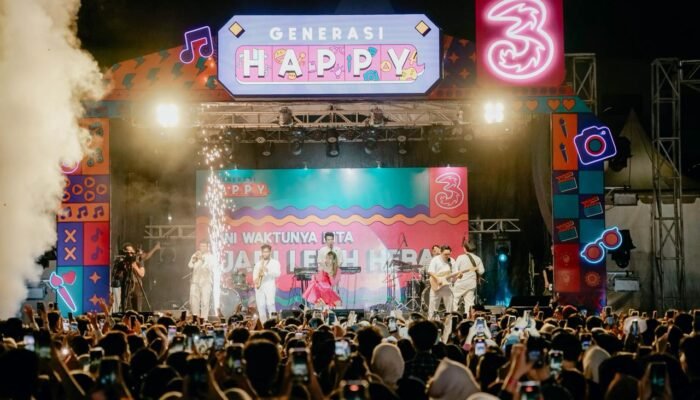 Tri Tingkatkan Literasi Digital dan AI Anak Muda Singkawang Melalui Program Generasi Happy
