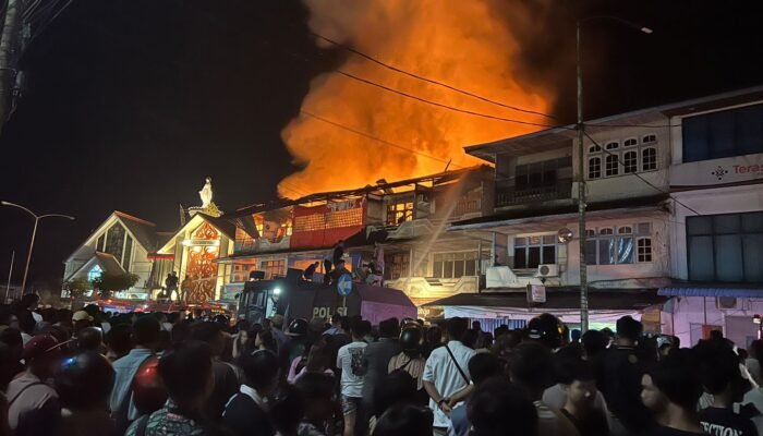 Kebakaran Hebat di Nanga Pinoh, Lima Ruko Ludes Dilalap Api