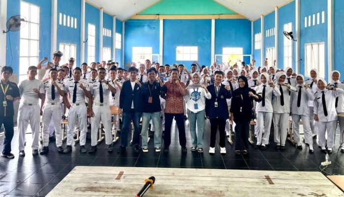 Cegah Radikalisme Sejak Dini, Ratusan Pelajar SMKN 1 Pemangkat Dibekali Literasi Kebangsaan