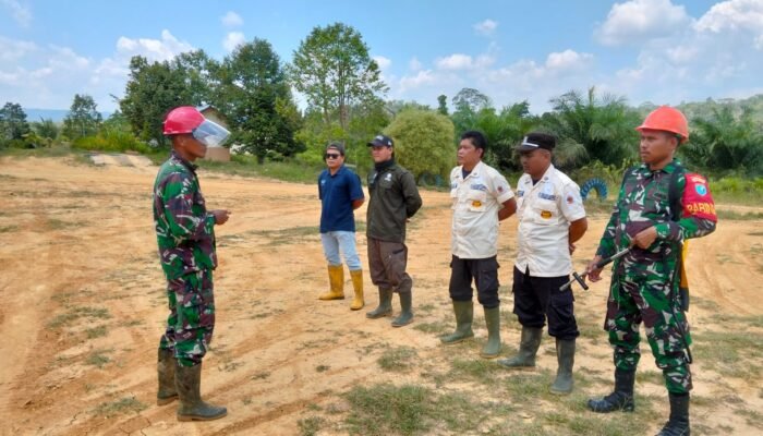 Babinsa Koramil 1210-07/Air Besar Bersama BKSDA Laksanakan Siaga Karhutla