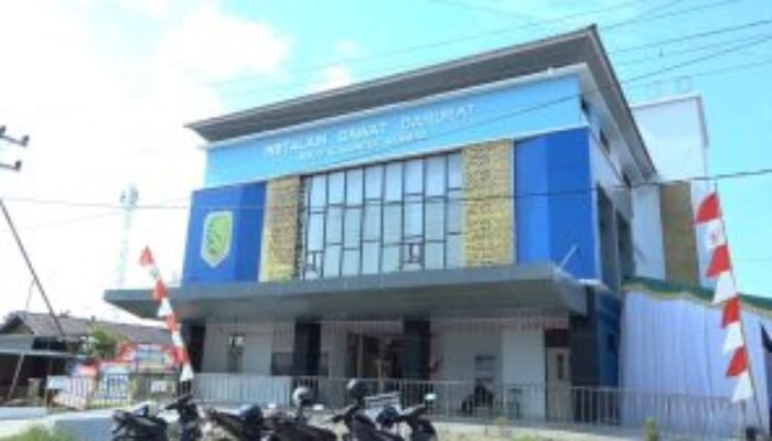 Viral! Warga Melahirkan Diteras Rumah, RSUD Sambas Jadi Gunjingan