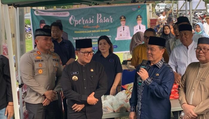 Pemprov Kalbar Gelar Pasar Murah di Rasau Jaya, 1.000 Paket Sembako Disalurkan
