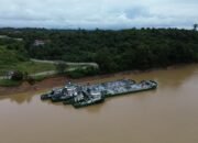 Distribusi BBM ke Hulu Kalbar Dipercepat, Kenaikan Debit Sungai Buka Akses Pengiriman