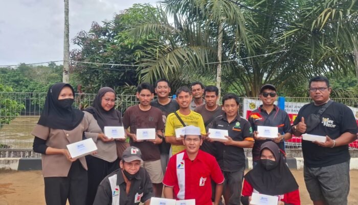 Pertamina Patra Niaga Bagikan Takjil di SPBU Ketapang–Kayong Utara Selama Ramadhan